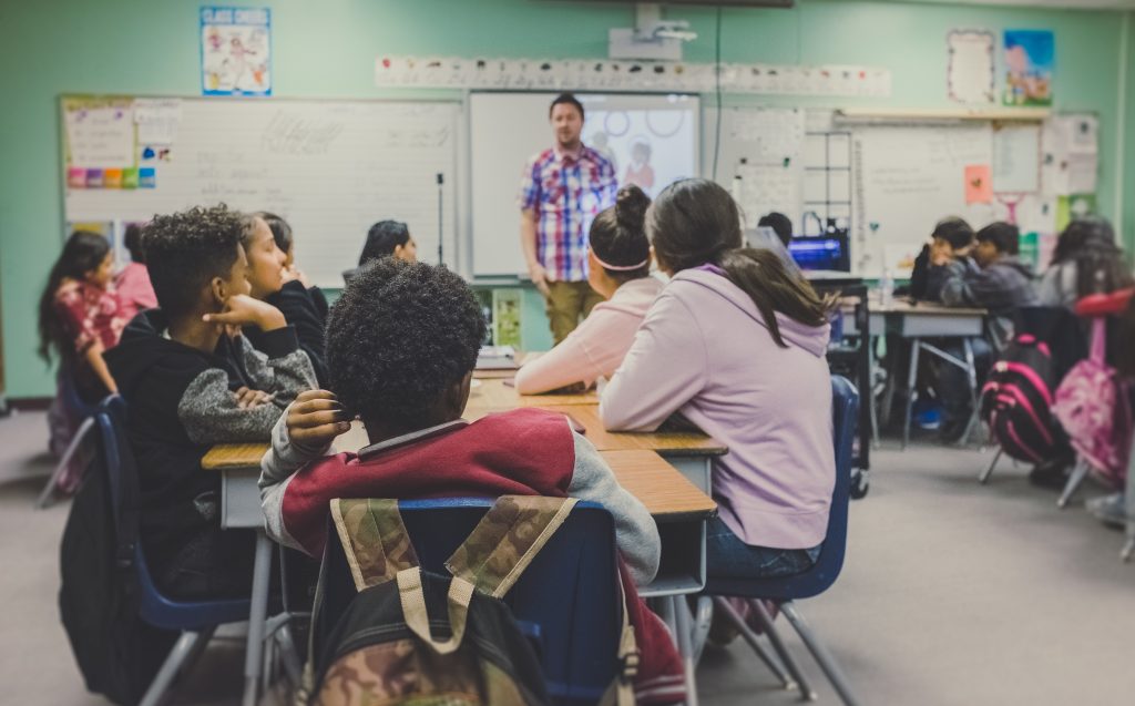 16 Strategies to Help Students Who Do Not Raise Their Hand to Ask a Question – The Edvocate